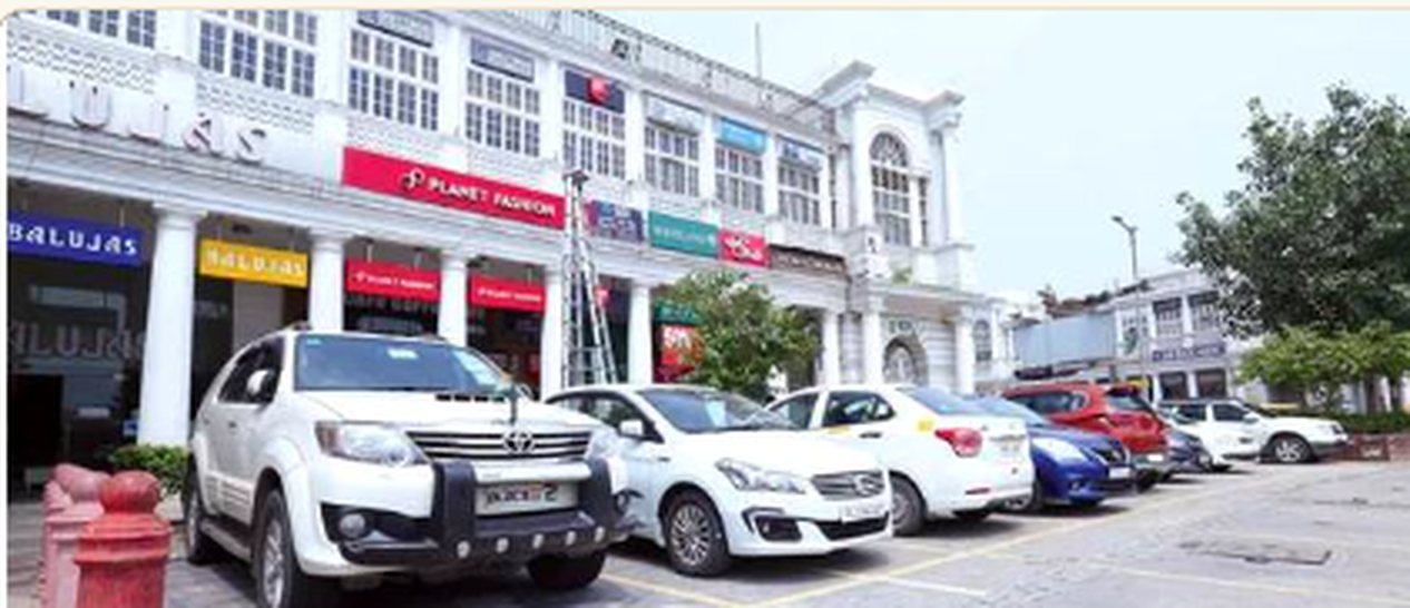 On-street parking on a commercial frontage in India